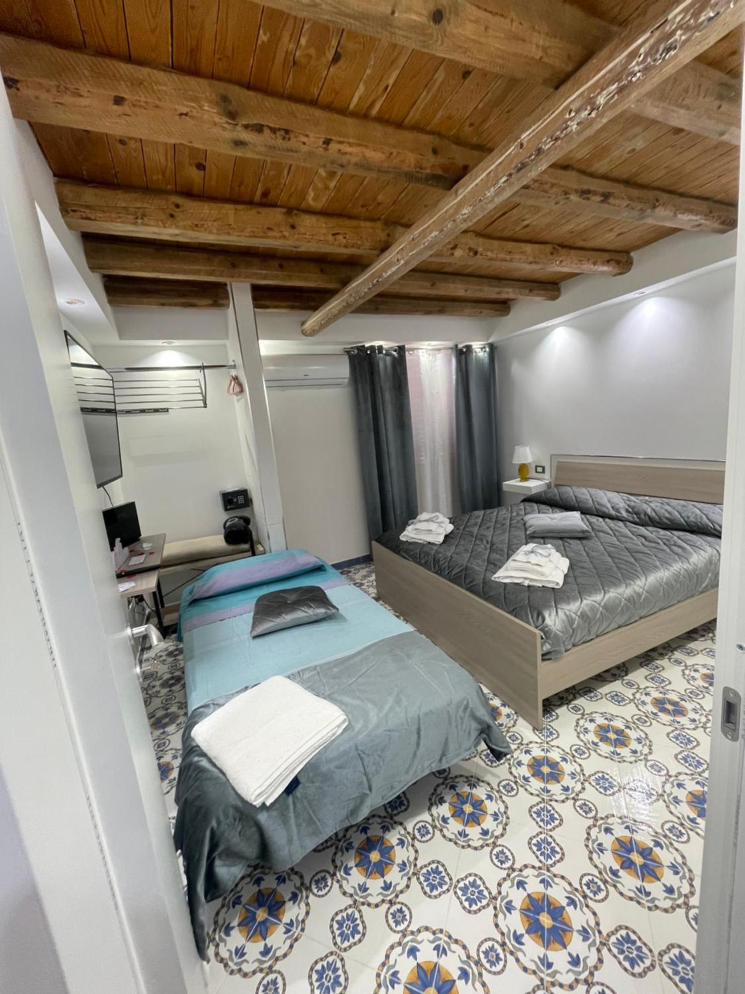 Mini Appartamenti Ballaro Rooms Palermo Eksteriør bilde